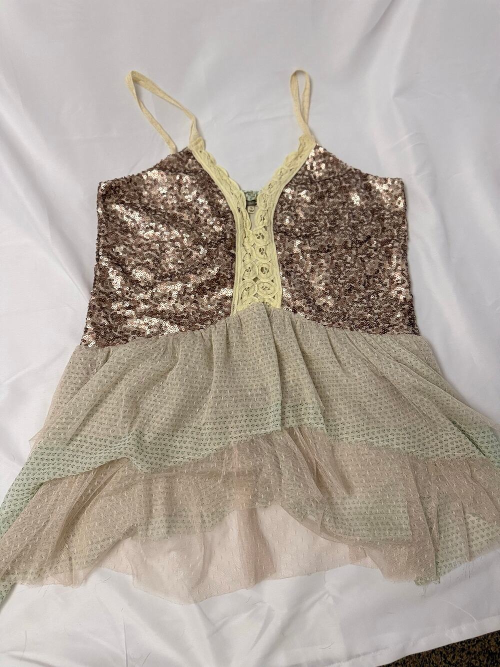 Gimmicks by BKE Women’s Large Sequin Lace Tiered Babydoll Camisole Top